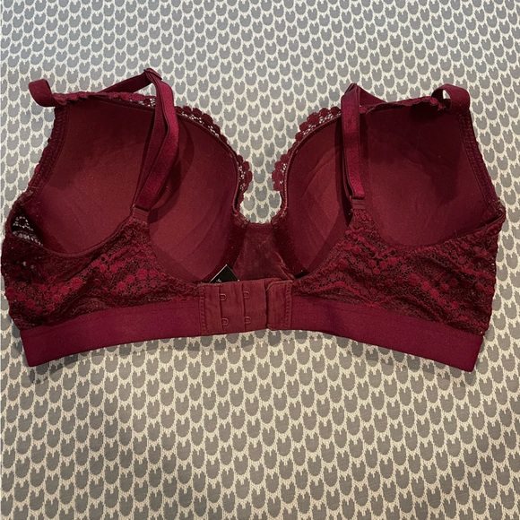 Victoria’s Secret 34C push-up bra - Picture 2 of 3